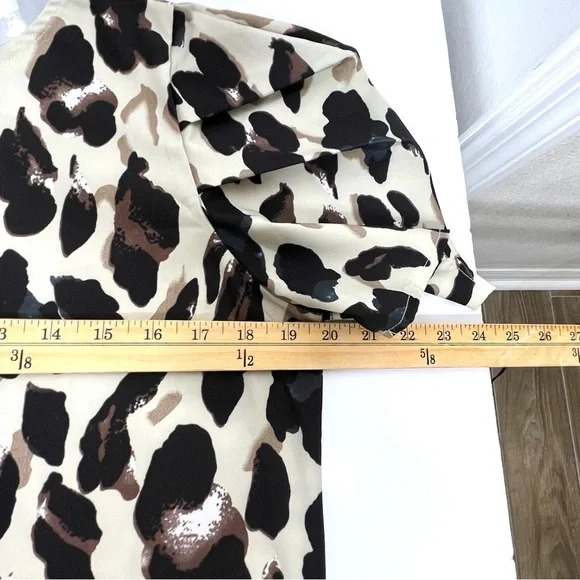 Beautiful Leopard Balloon Sleeve Blouse - Size M - Picture 5 of 6